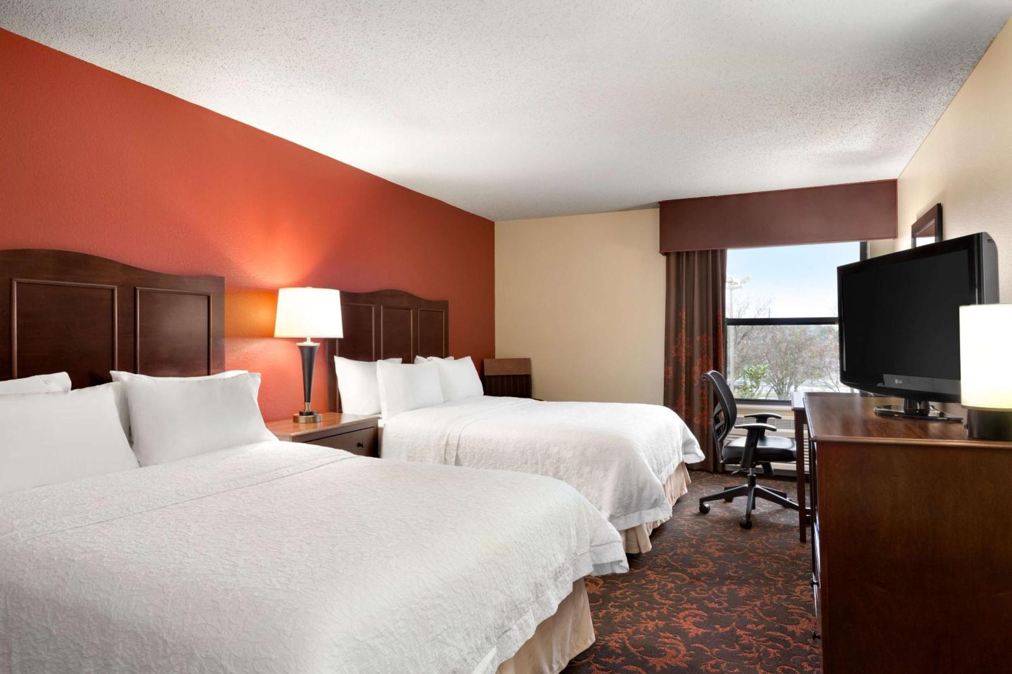 Hampton Willowbrook Mall Hotel 3*